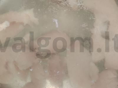 Sūris su perlų kruopomis, vištiena ir daržovėmis Žingsnis 1