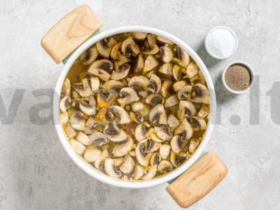 Grybų sriuba iš šampinjonų su perliniu miežiu Žingsnis 4