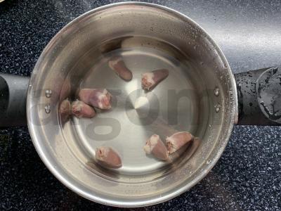 Sriuba su vištienos širdelėmis Žingsnis 1