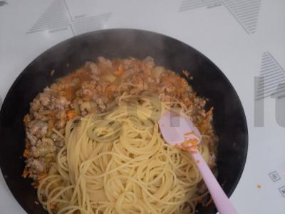 Makaronai su faršu, kečupu ir prieskoniais Žingsnis 5