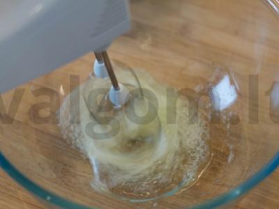 Beze «Mažyliai» iš trijų ingredientų Žingsnis 1