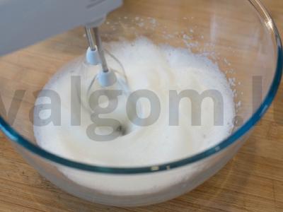 Beze «Mažyliai» iš trijų ingredientų Žingsnis 2