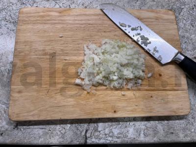 Troškinta kopūstai su kalakutiena ir dešrelėmis Žingsnis 1