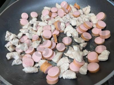 Troškinta kopūstai su kalakutiena ir dešrelėmis Žingsnis 8