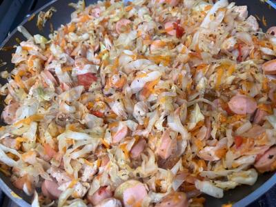 Troškinta kopūstai su kalakutiena ir dešrelėmis Žingsnis 12