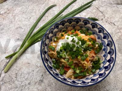 Troškinta kopūstai su kalakutiena ir dešrelėmis pagrindine nuotrauka