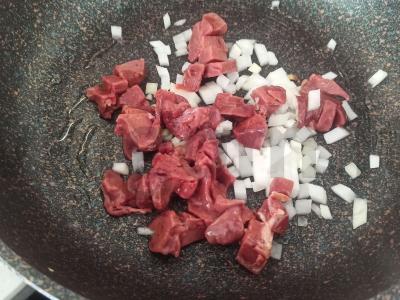 Vištienos kepenėlės grietinėje Žingsnis 1