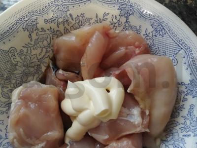 Vištienos krūtinėlė marinate iš majonezo ir sojų padažo ant grilio Žingsnis 3