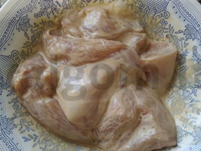 Vištienos krūtinėlė marinate iš majonezo ir sojų padažo ant grilio Žingsnis 4