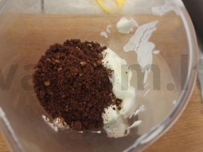 Grietinėlės kremas su šokolado trupiniais Žingsnis 1