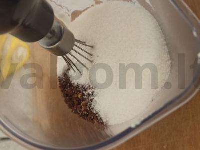 Grietinėlės kremas su šokolado trupiniais Žingsnis 2