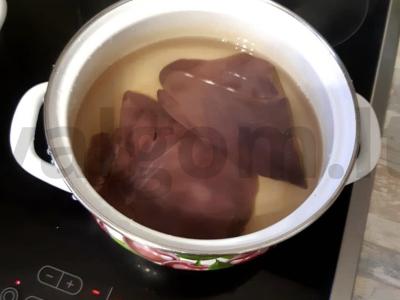 Virta kepenų salotos Žingsnis 1