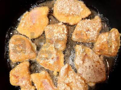 Nuggetai su agurkų padažu Žingsnis 3