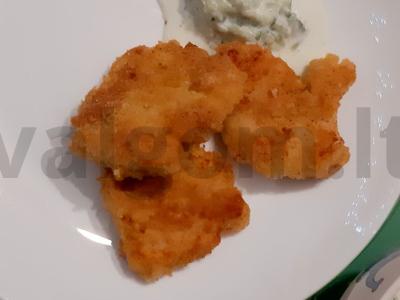 Nuggetai su agurkų padažu pagrindine nuotrauka