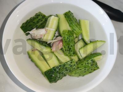 Marinuoti agurkai per 30 minučių Žingsnis 5