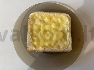 Greitas sūrio pyragas iš trijų ingredientų pagrindine nuotrauka