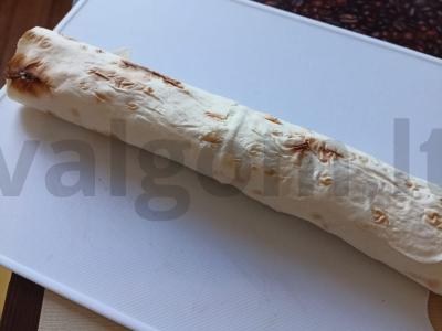 Sūrio lavašo ritinėliai su daržovėmis Žingsnis 3