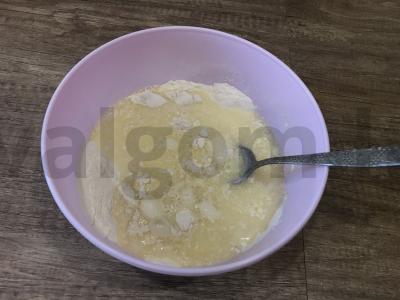 Šokoladiniai keksiukai su razinomis, bananais ir sausainiais Žingsnis 2