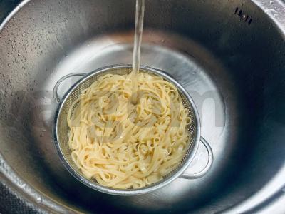 Pasta karbonara su juodaisiais pipirais Žingsnis 2