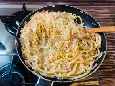 Pasta karbonara su juodaisiais pipirais Žingsnis 8