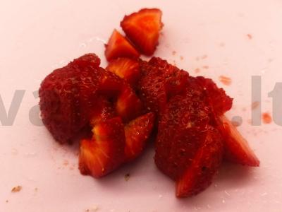 Kokteilis „Vasaros malonumas“ su grietinėlėmis Žingsnis 1