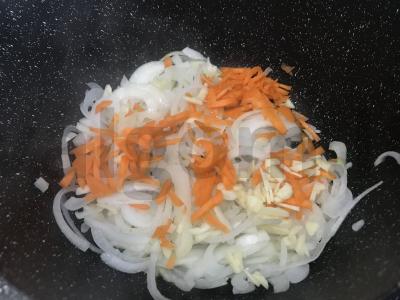 Jautienos guliašas su paprikomis Žingsnis 2