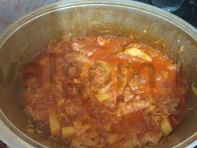 Skaniai troškinta kopūstai su mėsa pagrindine nuotrauka