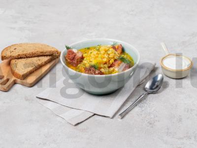 Žirnių sriuba su šonkauliais pagrindine nuotrauka