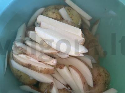 Kepta bulvė su žievele ir konservuota sardinė Žingsnis 1