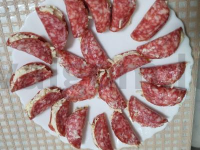 Užkandis iš dešros su varškės sūriu ir česnaku Žingsnis 3