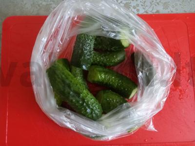 Krisčiai sūdyti agurkai Žingsnis 2