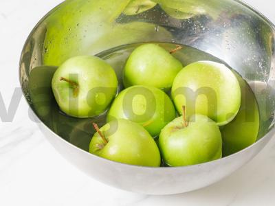 Obuolių tyrė su kondensuotu pienu Žingsnis 1