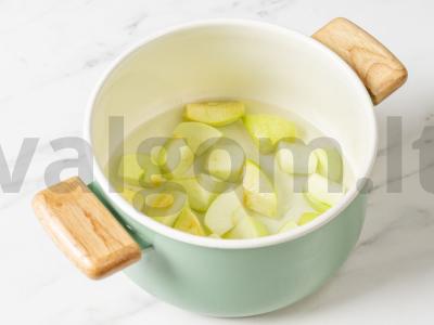 Obuolių tyrė su kondensuotu pienu Žingsnis 4