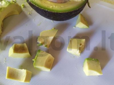 Avokadų kanapės Žingsnis 1