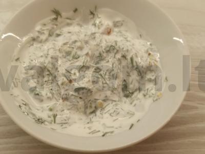 Žolelių, migdolų ir provanso žolelių padažas pagrindine nuotrauka