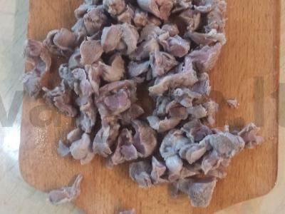 Virti vištienos skrandžiai su pomidorais ir lecho Žingsnis 1