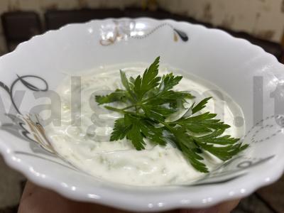 Džadziki padažas pagrindine nuotrauka