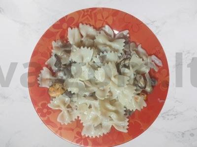 Originali pasta su midijomis pagrindine nuotrauka