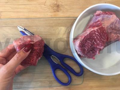 Jautienos guliašas su bulvėmis Žingsnis 1