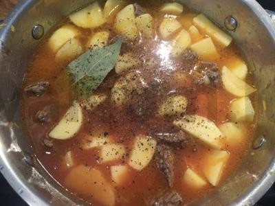 Jautienos guliašas su bulvėmis Žingsnis 8