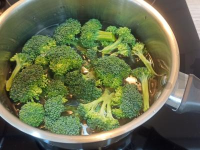 Žalias brokolių sriuba-pyragas Žingsnis 2