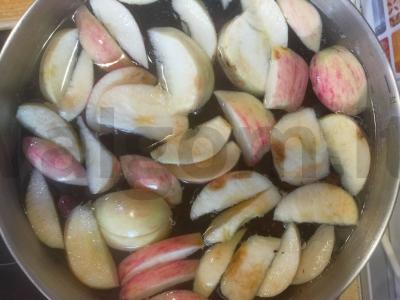 Slyvų-obuolių kompotas su cinamonu Žingsnis 2