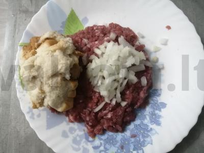 Kotletai pomidorų padaže „Kaip darželyje“ Žingsnis 3