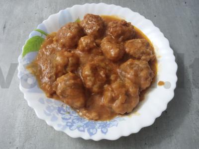 Kotletai pomidorų padaže „Kaip darželyje“ pagrindine nuotrauka