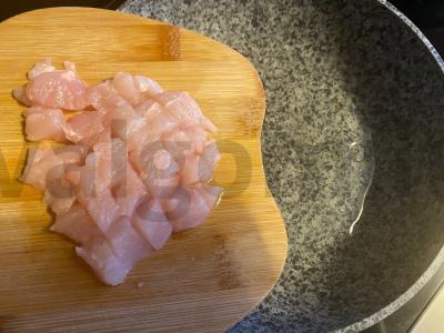 Farfalle su vištienos filė ir džiovintomis daržovėmis Žingsnis 2