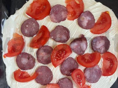 Pica „Mažylė“ su pomidorais ir sūriu Žingsnis 2