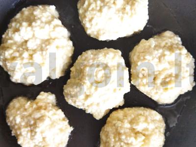 Sūrio blynai su sezamu Žingsnis 4