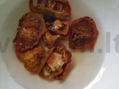 Rytietiška kava su ožkos sūriu ir pomidorais Žingsnis 1