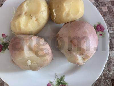 Salotas „Mimoza“ su žuvies konservais ir daržovėmis Žingsnis 1