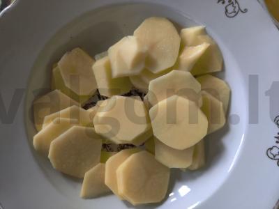 Bulvių traškučiai su rūkyta paprika ir citrinos pipirais Žingsnis 2